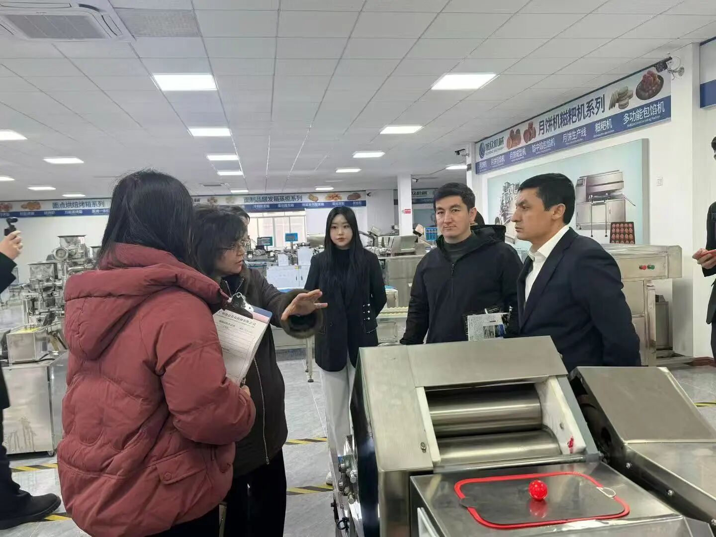 The Association Secretariat, accompanied by the Uzbekistan Economic and Trade Delegation, visited Guangzhou Xuzhong Machinery Food Machinery Co., Ltd. for a business inspection.